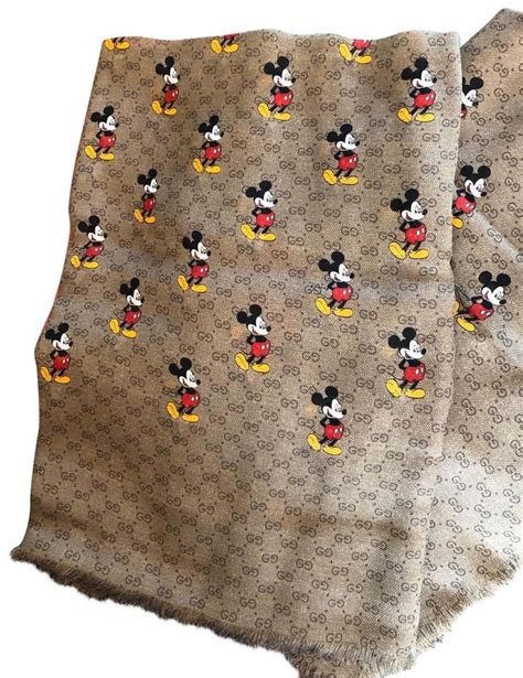 gucci ミッキー|Gucci mickey mouse scarf.